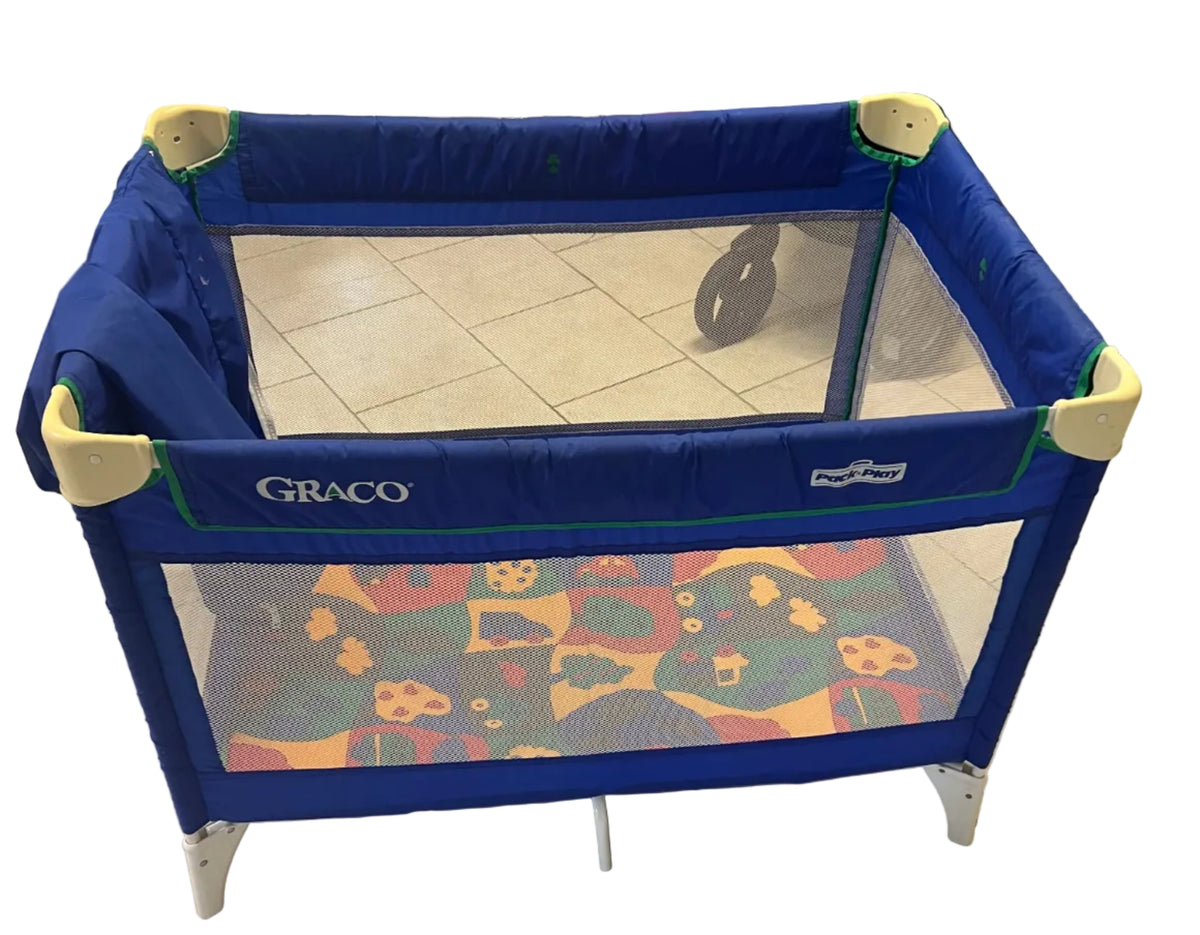 Graco Pack N Play with carrying case