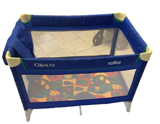 Graco Pack N Play with carrying case