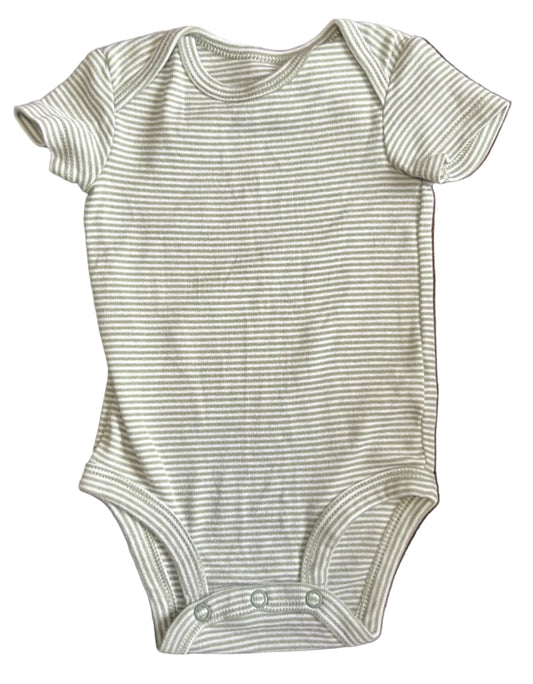 Carter’s Onesie, 0-3 months