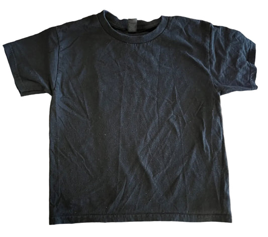 Gildan T-Shirt, Size 6